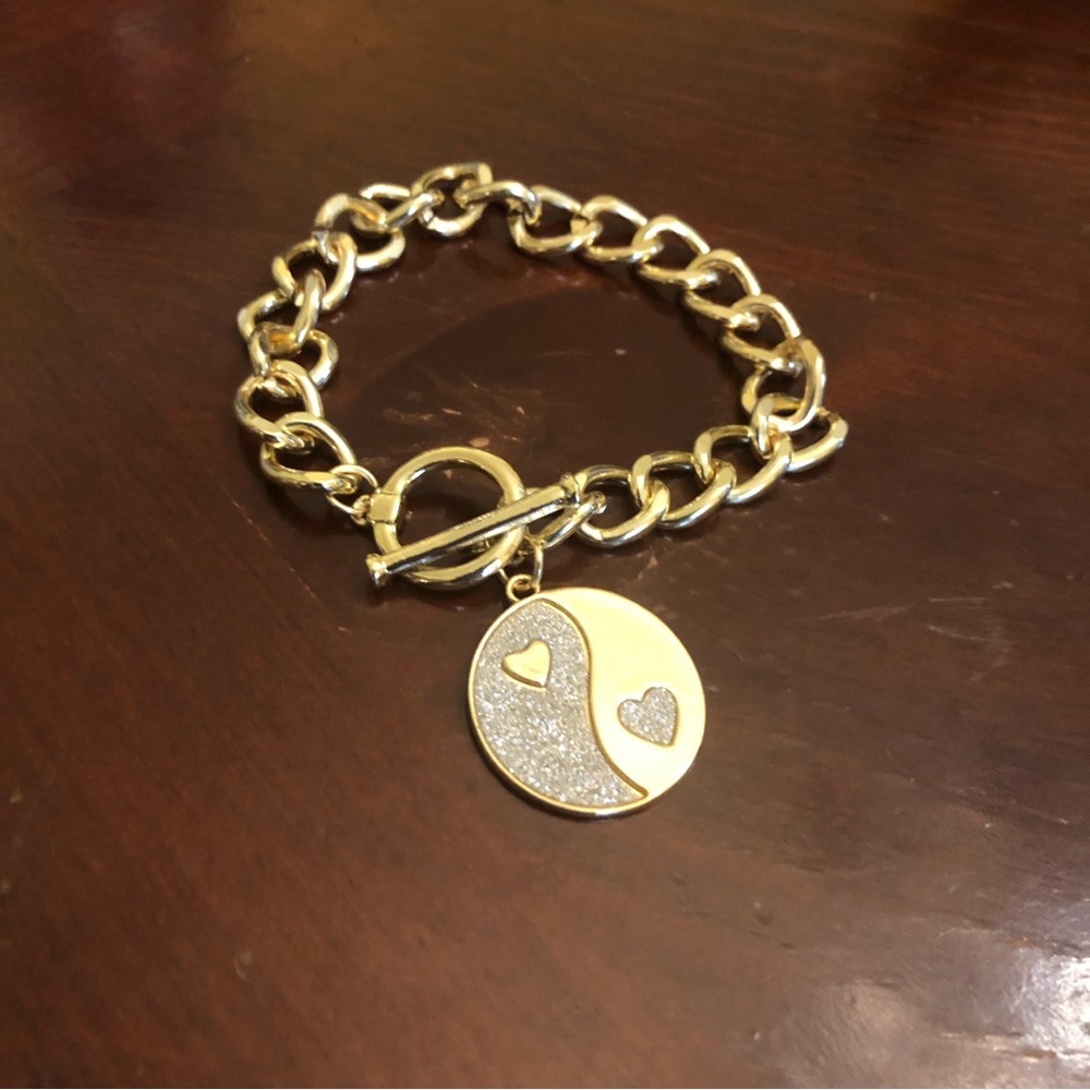 Link Bracelet with Yin Yang Charm 7" Toggle Closure Women's Gold Tone - Picture 7 of 8
